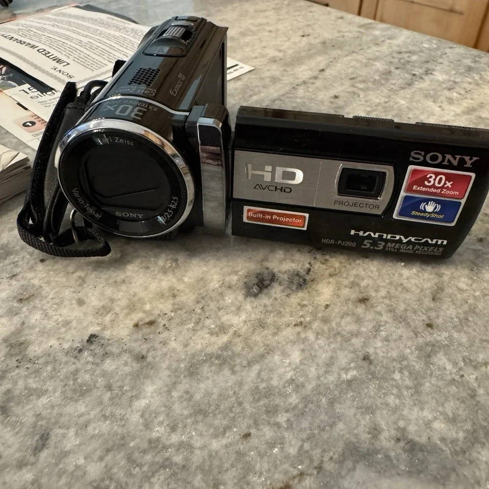 Sony Handycam HDR-PJ200 Full HD Camcorder w/Built-In Projector 30x Zoom